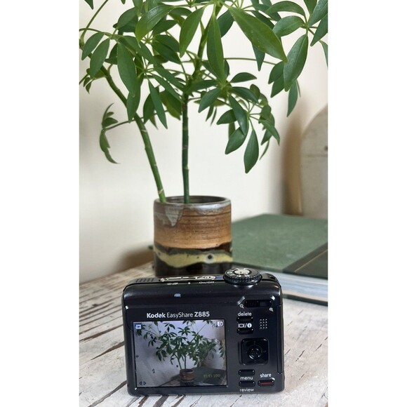 Kodak EasyShare Z885 8.1MP Digital Camera Complete W/Battery, Charger & Case - Picture 10 of 10